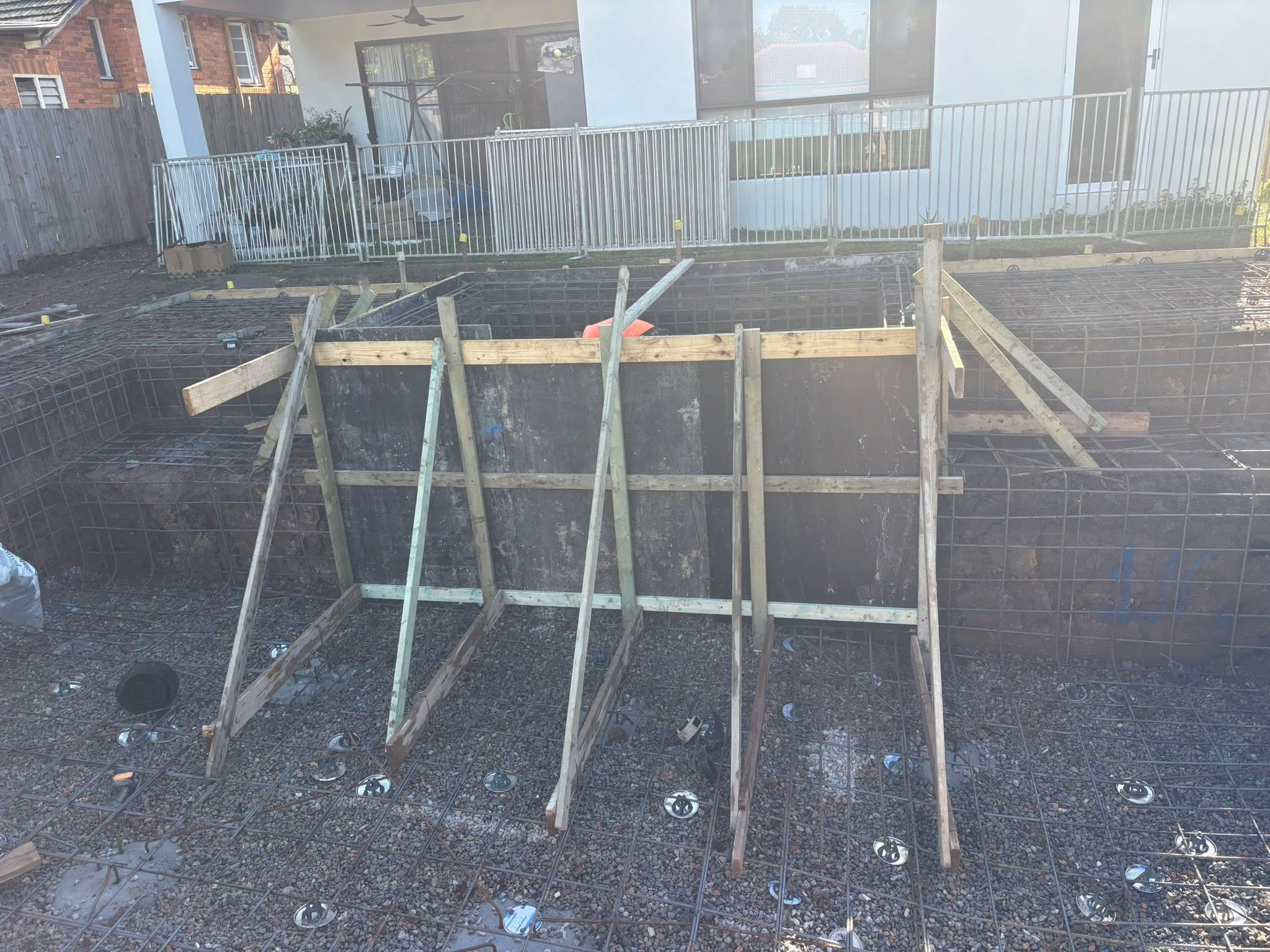 Concrete formwork bracing